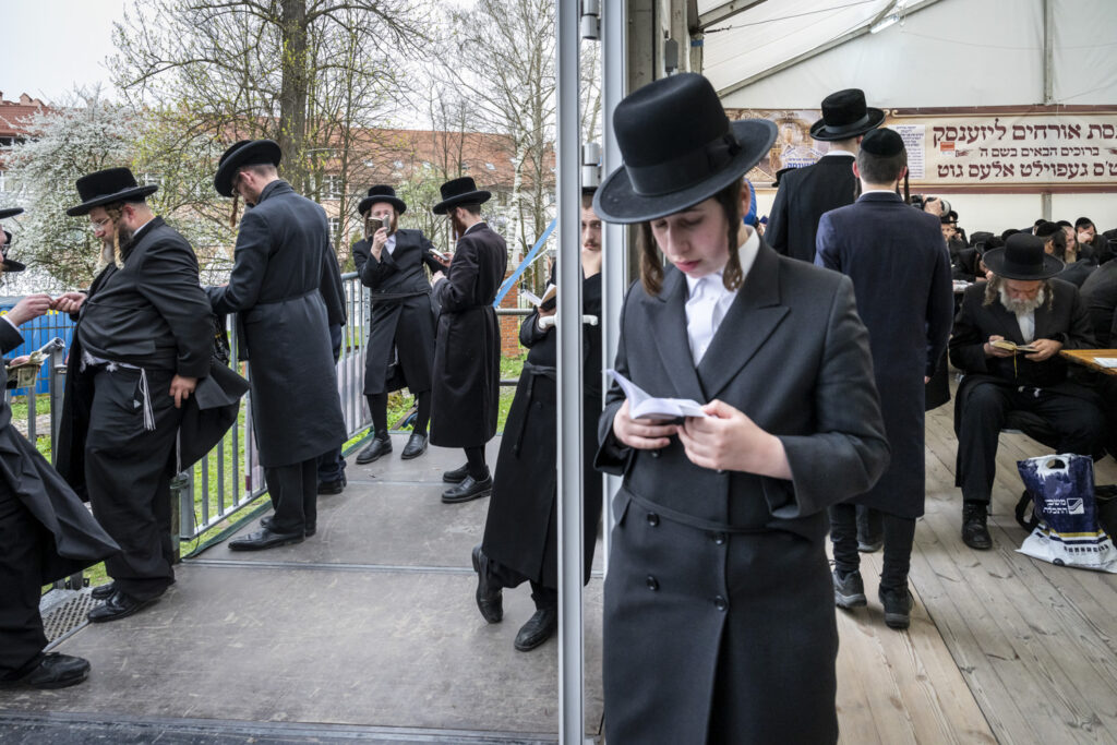 Hasidic Jews in Lezajsk