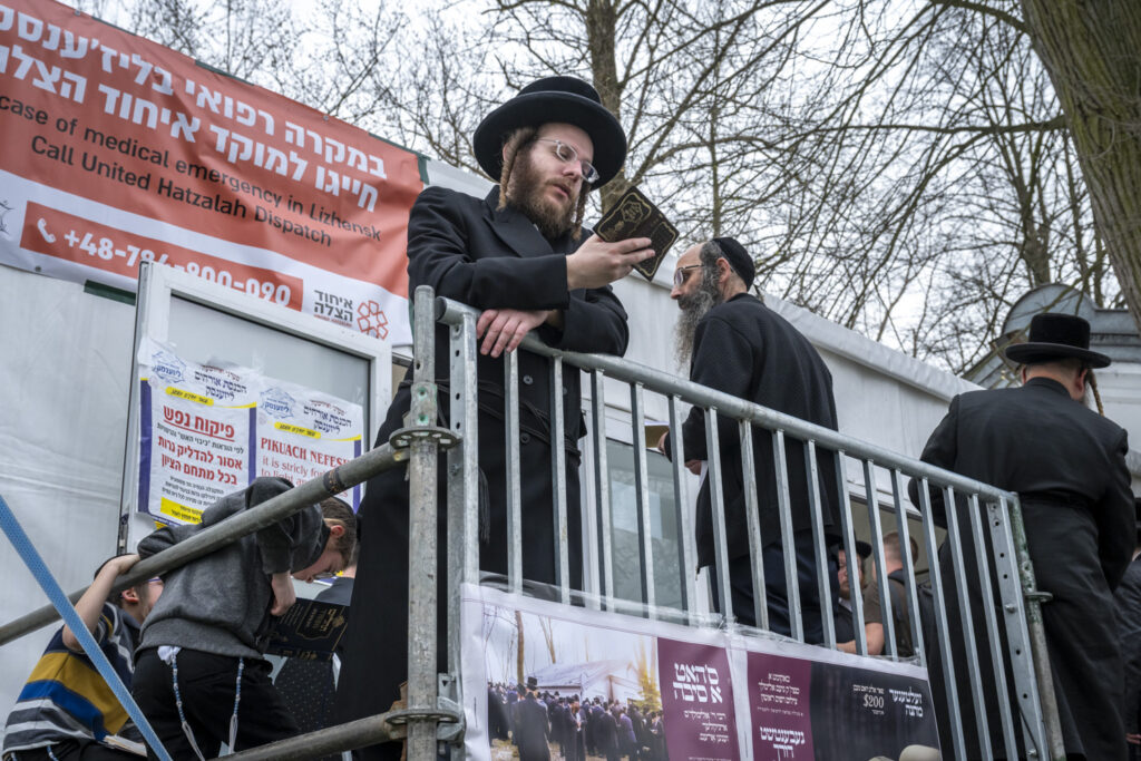Hasidic Jews in Lezajsk